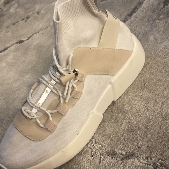 Alo sneakers - Picture 8 of 9